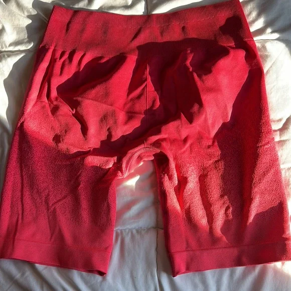 Gymshark biker shirt - Picture 2 of 3